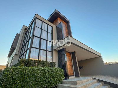 Casa, 4 quartos, 242 m² - Foto 1