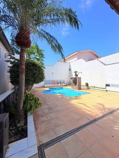 Sobrado, 6 quartos, 580 m² - Foto 1