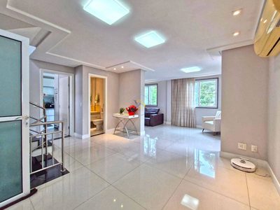 Casa, 3 quartos, 232 m² - Foto 1