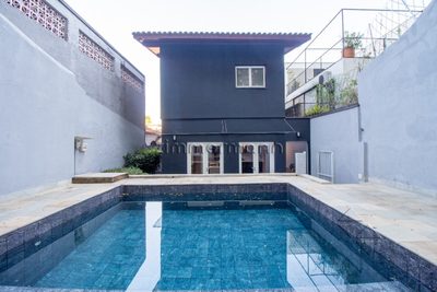 Casa, 4 quartos, 258 m² - Foto 1