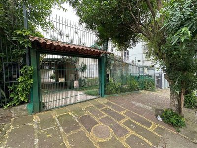 Casa, 3 quartos, 229 m² - Foto 1