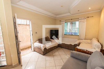 Casa, 3 quartos, 164 m² - Foto 2