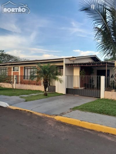 Casa, 6 quartos, 217 m² - Foto 1
