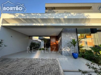 Casa, 3 quartos, 216 m² - Foto 2