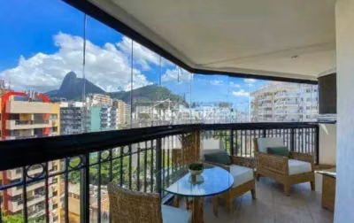 Cobertura, 3 quartos, 247 m² - Foto 2
