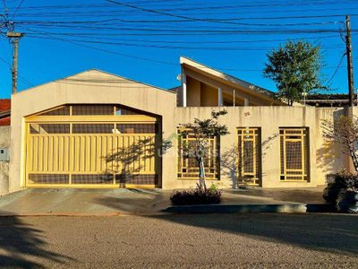 Casa, 3 quartos, 196 m² - Foto 2