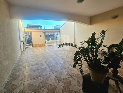 Sobrado, 3 quartos, 205 m² - Foto 1