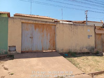 Casa, 2 quartos, 225 m² - Foto 1