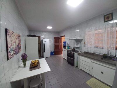 Sobrado, 4 quartos, 179 m² - Foto 1