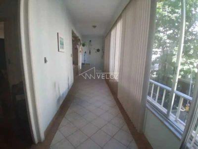 Apartamento, 3 quartos, 216 m² - Foto 2