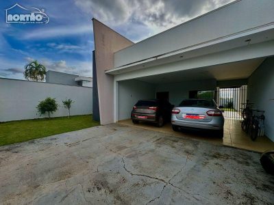 Casa, 4 quartos, 205 m² - Foto 1