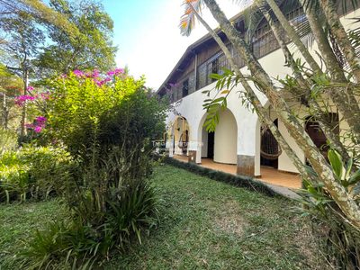 Casa, 5 quartos, 1617 m² - Foto 1