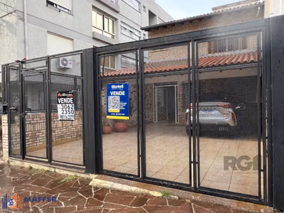 Casa, 3 quartos, 236 m² - Foto 1