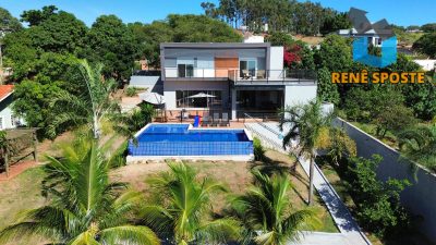 Casa, 4 quartos, 243 m² - Foto 1
