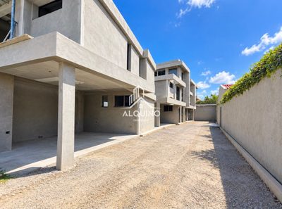 Sobrado, 3 quartos, 198 m² - Foto 1