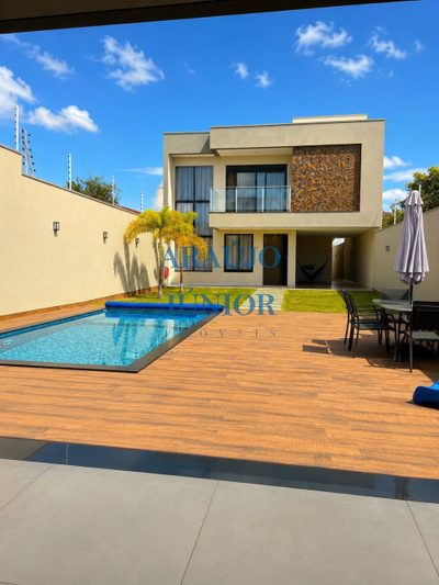 Casa, 3 quartos, 234 m² - Foto 1