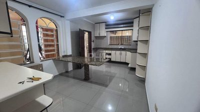 Sobrado, 3 quartos, 227 m² - Foto 1