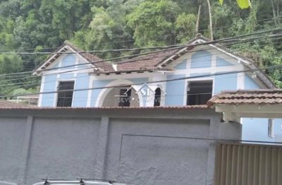 Casa, 3 quartos, 180 m² - Foto 1