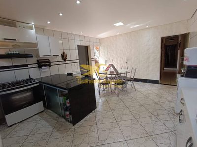 Casa, 3 quartos, 191 m² - Foto 2