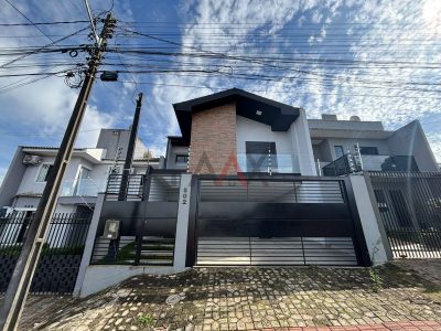 Sobrado, 3 quartos, 234 m² - Foto 1