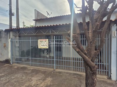 Casa, 5 quartos, 206 m² - Foto 1