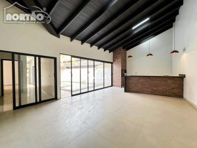 Casa, 1 quarto, 203 m² - Foto 1