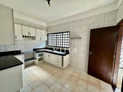 Casa, 3 quartos, 228 m² - Foto 4