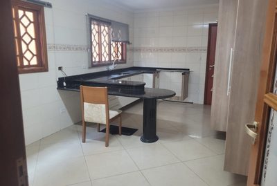 Sobrado, 3 quartos, 180 m² - Foto 2