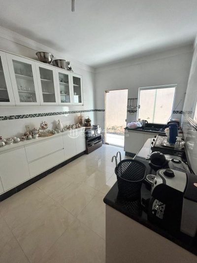 Casa, 3 quartos, 200 m² - Foto 2