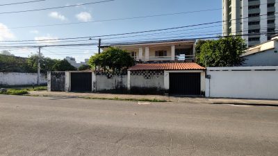 Casa, 8 quartos, 268 m² - Foto 2
