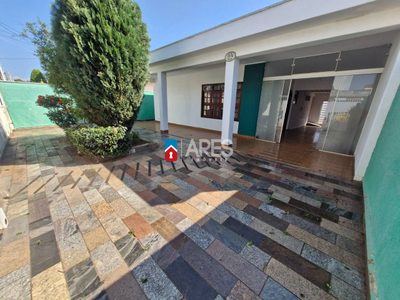 Casa, 4 quartos, 159 m² - Foto 1