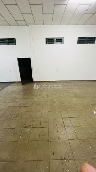 Loja-Salão, 330 m² - Foto 1