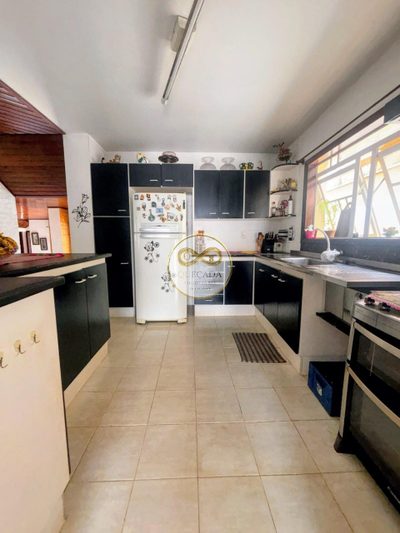Casa, 4 quartos, 233 m² - Foto 2