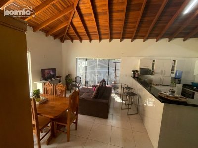 Casa, 3 quartos, 202 m² - Foto 2