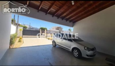 Casa, 4 quartos, 239 m² - Foto 2