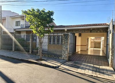 Casa, 4 quartos, 195 m² - Foto 1