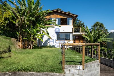 Casa, 4 quartos, 220 m² - Foto 1