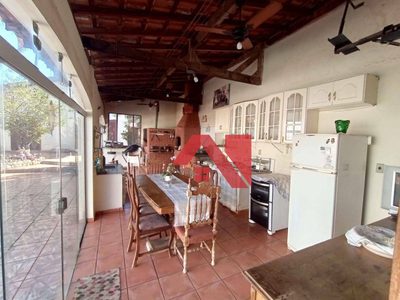 Casa, 4 quartos, 600 m² - Foto 1