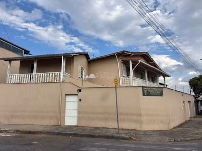 Casa, 4 quartos, 400 m² - Foto 1