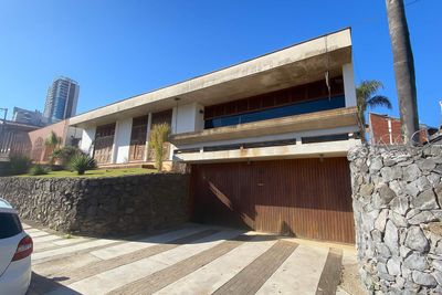 Casa, 4 quartos, 437 m² - Foto 1