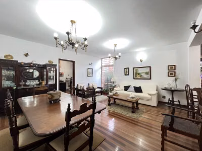 Sobrado, 4 quartos, 373 m² - Foto 1