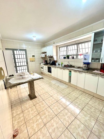 Casa, 3 quartos, 247 m² - Foto 5