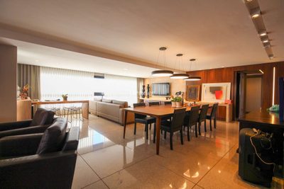 Apartamento, 4 quartos, 216 m² - Foto 1