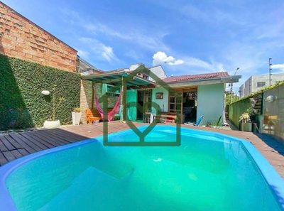 Casa, 2 quartos, 175 m² - Foto 1
