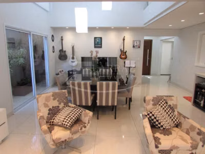 Sobrado, 3 quartos, 460 m² - Foto 1