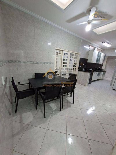 Casa, 3 quartos, 175 m² - Foto 1