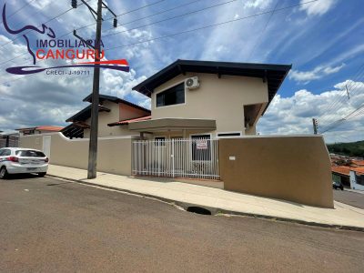 Casa, 4 quartos, 191 m² - Foto 1