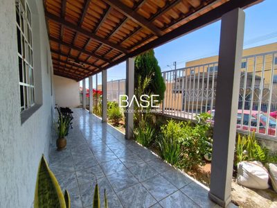 Casa, 4 quartos, 108 m² - Foto 1
