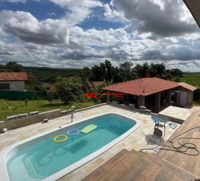 Chácara, 3 quartos, 3040 m² - Foto 1