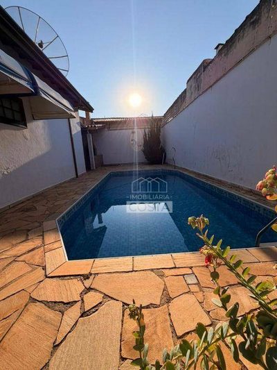 Casa, 3 quartos, 250 m² - Foto 1